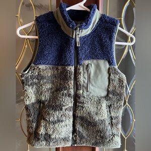 NWT Carter’s Navy Blue & Camo Fleece Vest Boys Size 7